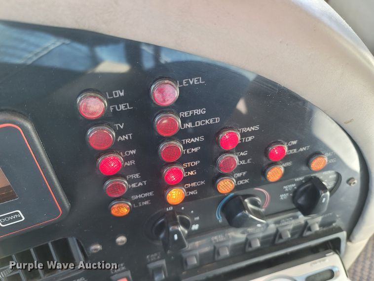 image for item MB9825 1998 Newell  RV