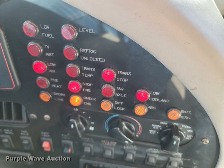 image for item MB9825 1998 Newell  RV