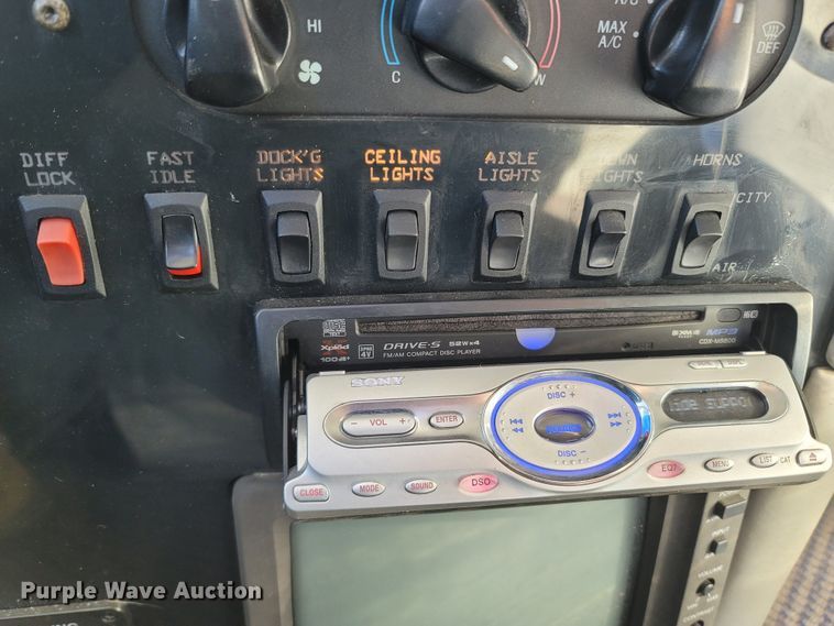 image for item MB9825 1998 Newell  RV