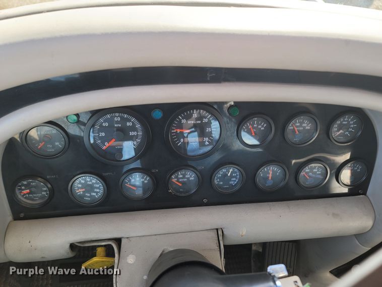 image for item MB9825 1998 Newell  RV