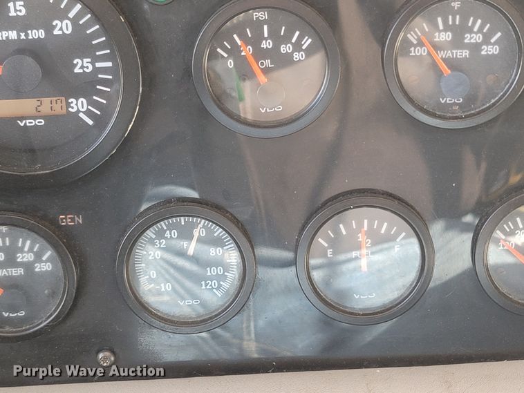 image for item MB9825 1998 Newell  RV