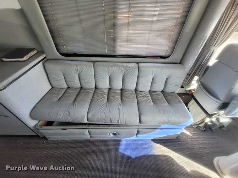 image for item MB9825 1998 Newell  RV