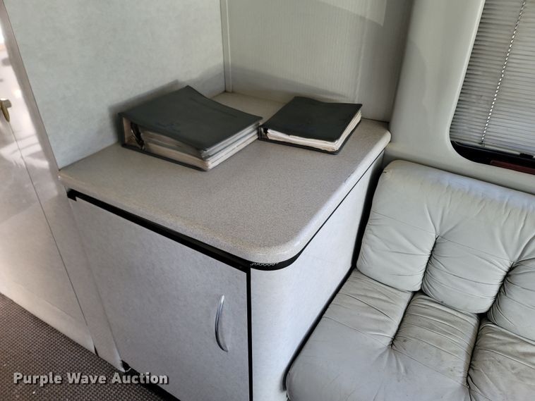 image for item MB9825 1998 Newell  RV