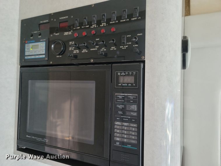 image for item MB9825 1998 Newell  RV