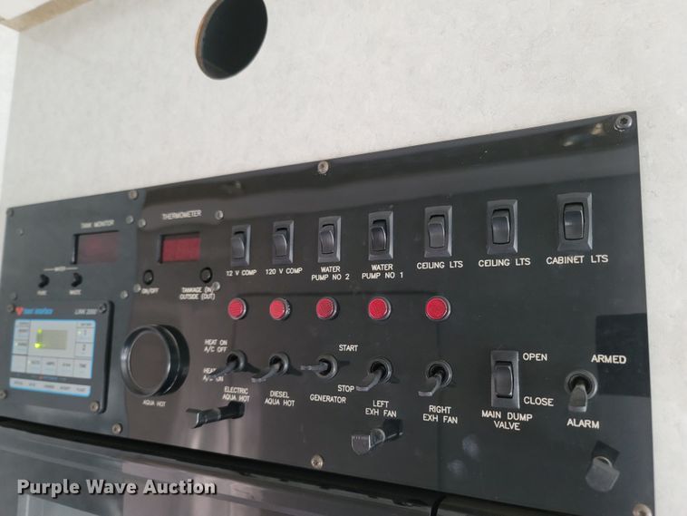 image for item MB9825 1998 Newell  RV