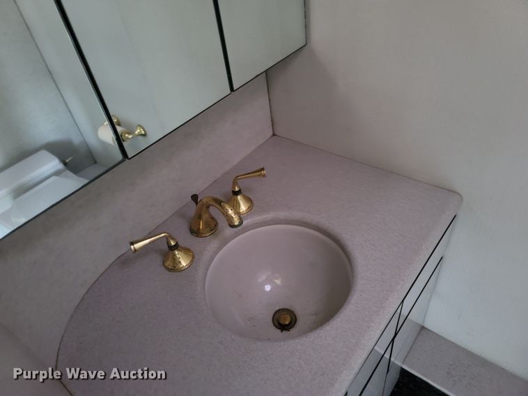 image for item MB9825 1998 Newell  RV