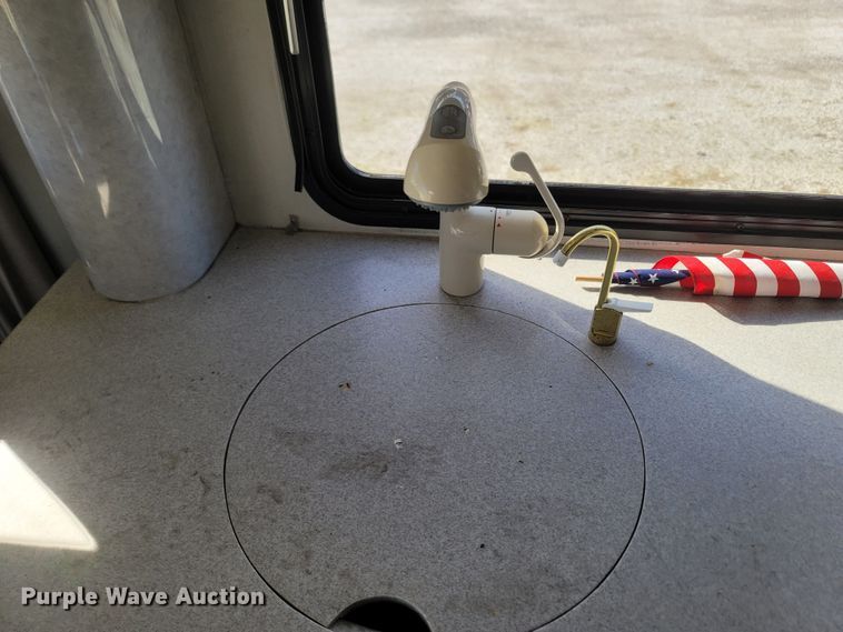 image for item MB9825 1998 Newell  RV