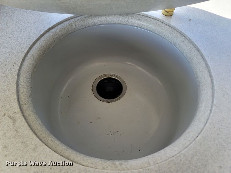 image for item MB9825 1998 Newell  RV