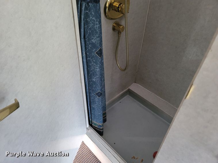 image for item MB9825 1998 Newell  RV