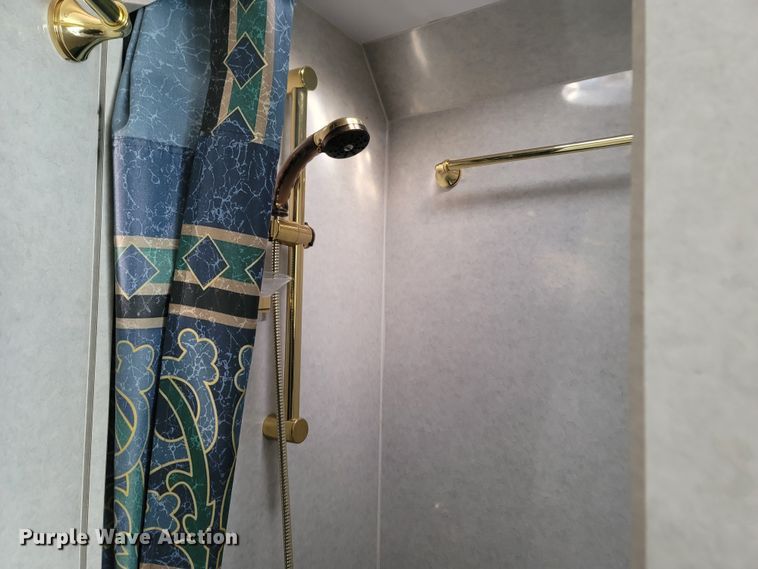 image for item MB9825 1998 Newell  RV