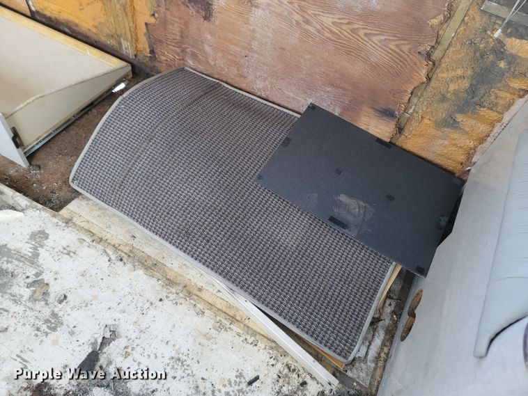 image for item MB9825 1998 Newell  RV