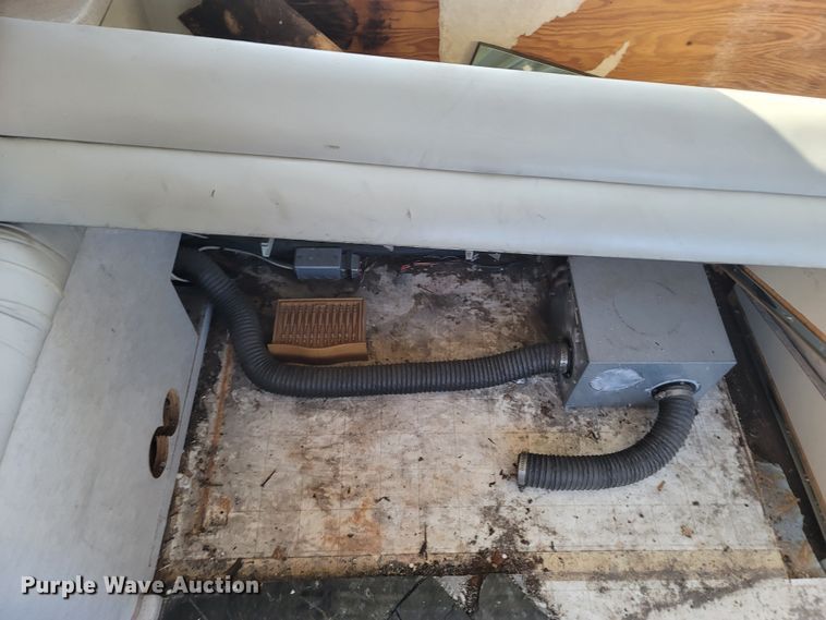 image for item MB9825 1998 Newell  RV