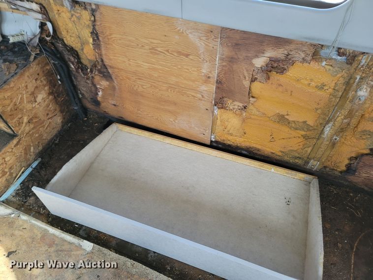 image for item MB9825 1998 Newell  RV