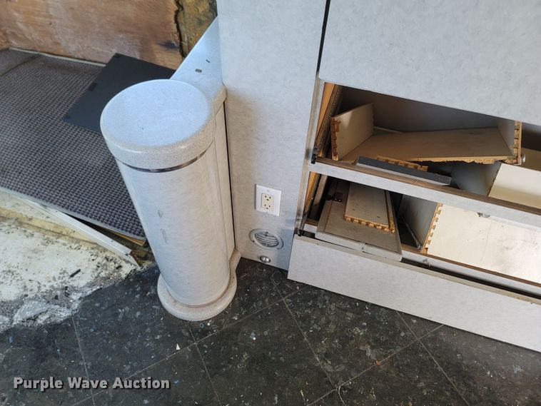 image for item MB9825 1998 Newell  RV