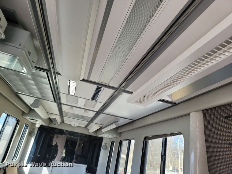 image for item MB9825 1998 Newell  RV