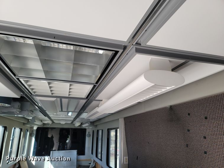 image for item MB9825 1998 Newell  RV