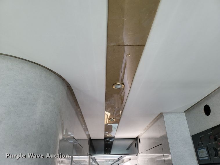 image for item MB9825 1998 Newell  RV