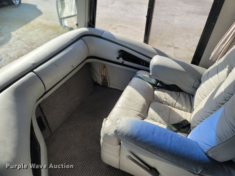 image for item MB9825 1998 Newell  RV