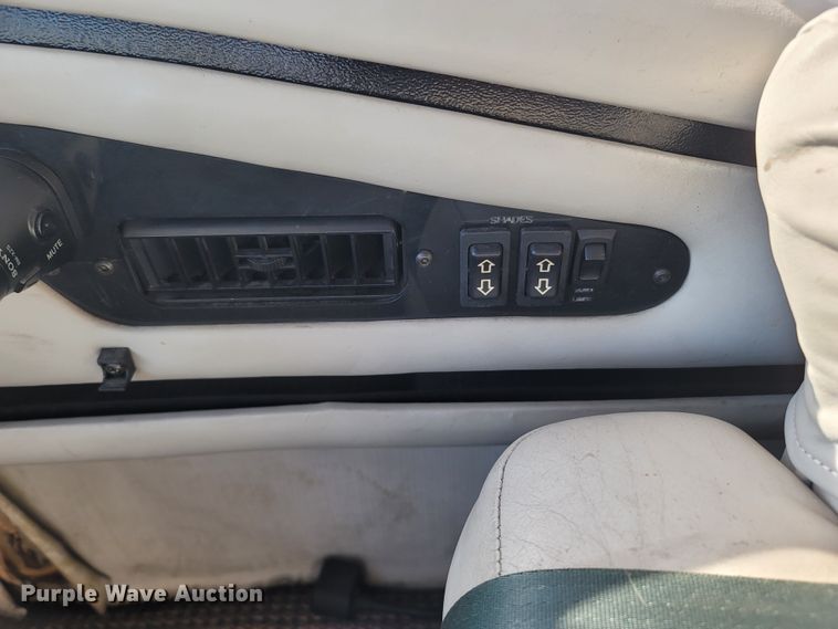 image for item MB9825 1998 Newell  RV