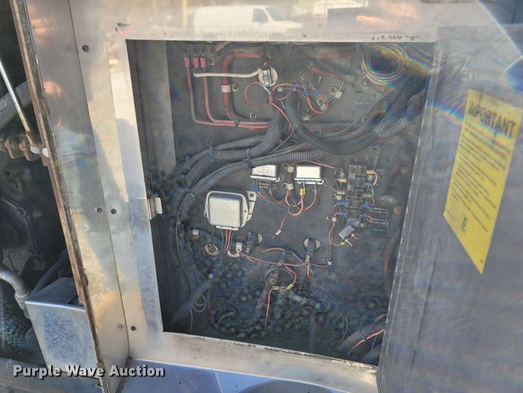 image for item MB9825 1998 Newell  RV