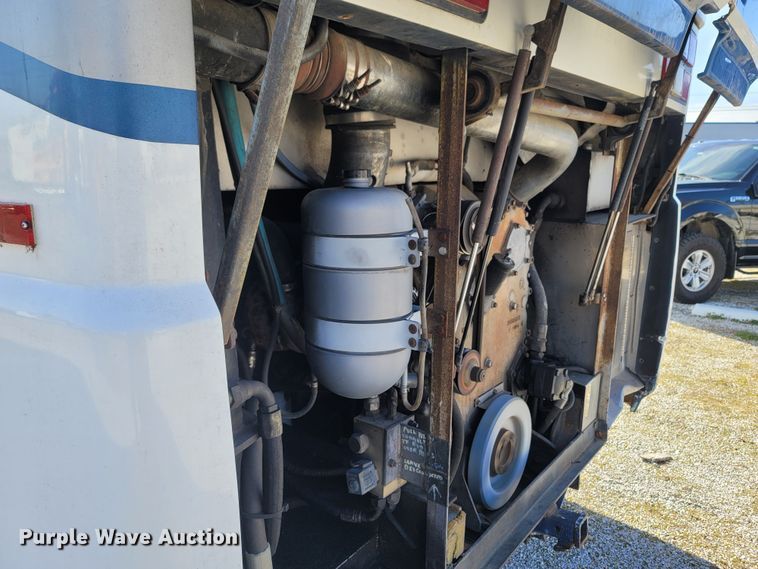 image for item MB9825 1998 Newell  RV