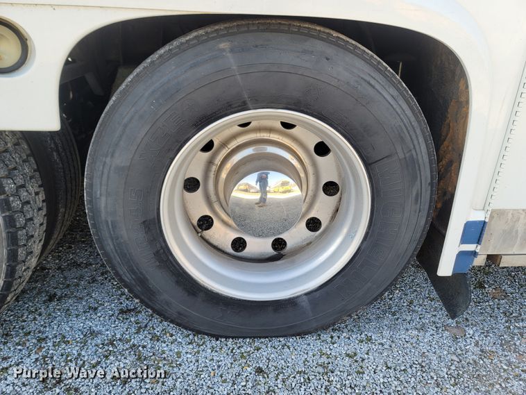 image for item MB9825 1998 Newell  RV