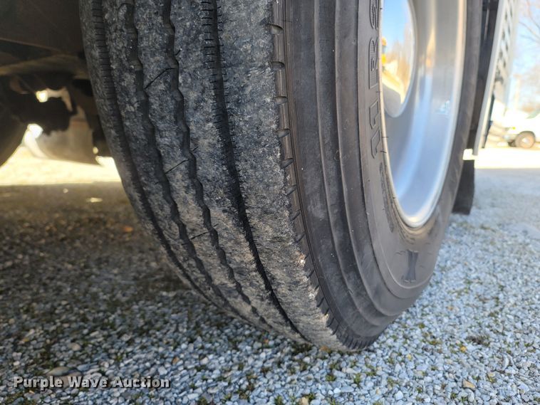 image for item MB9825 1998 Newell  RV