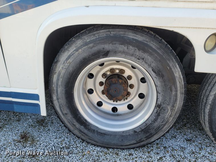 image for item MB9825 1998 Newell  RV