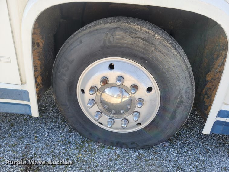 image for item MB9825 1998 Newell  RV