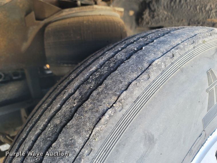 image for item MB9825 1998 Newell  RV