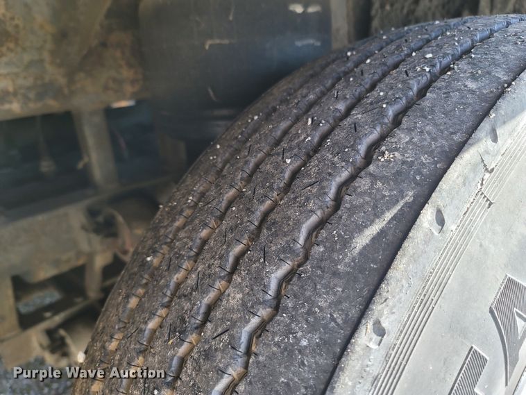 image for item MB9825 1998 Newell  RV