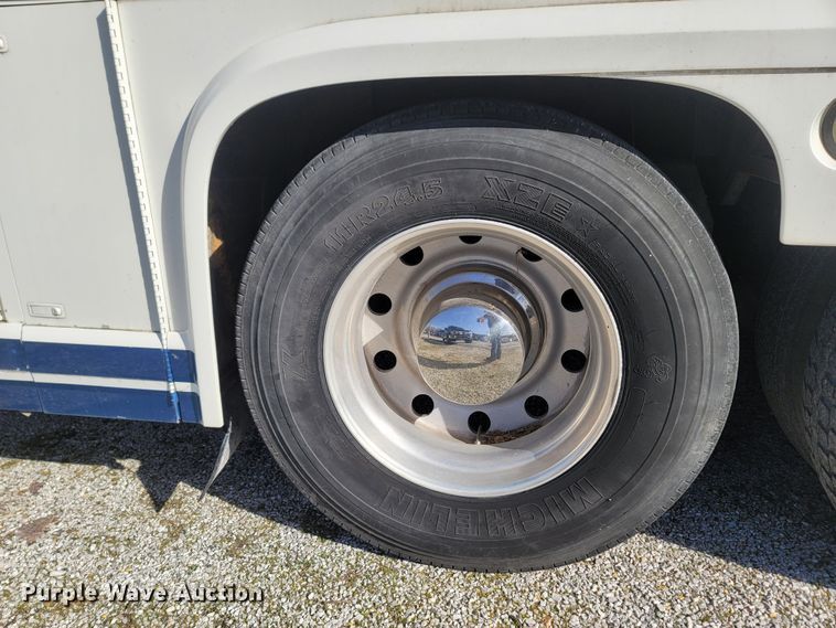 image for item MB9825 1998 Newell  RV