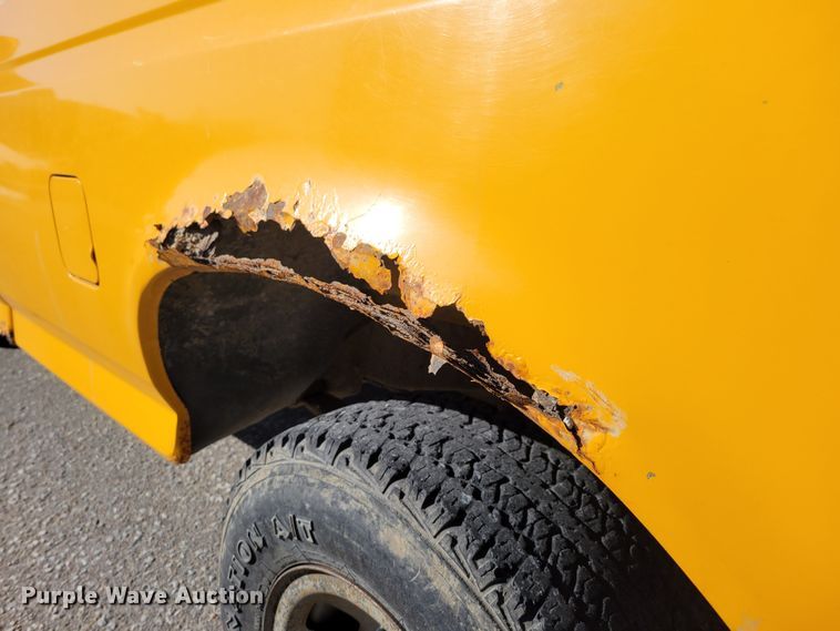 image for item MC9546 1995 Ford F150 XL  pickup truck