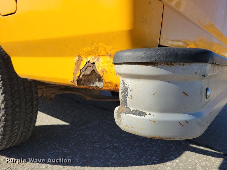 image for item MC9546 1995 Ford F150 XL  pickup truck