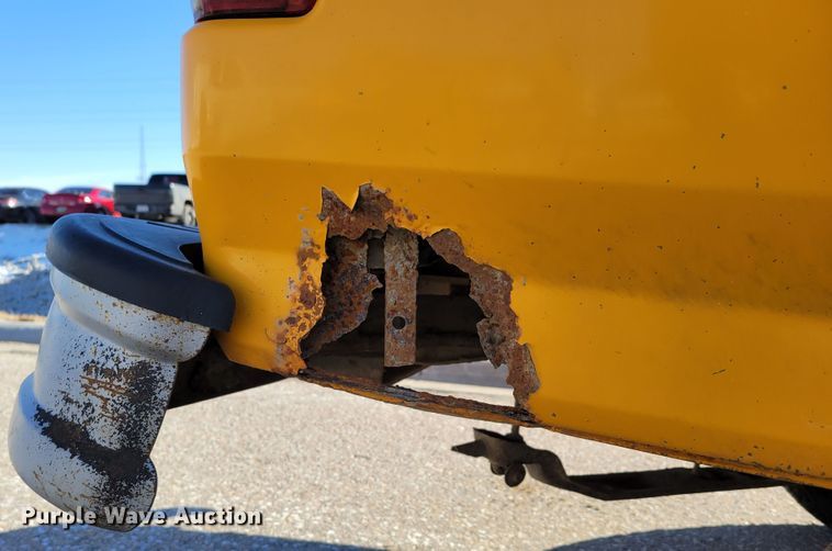 image for item MC9546 1995 Ford F150 XL  pickup truck