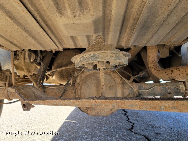 image for item MC9546 1995 Ford F150 XL  pickup truck