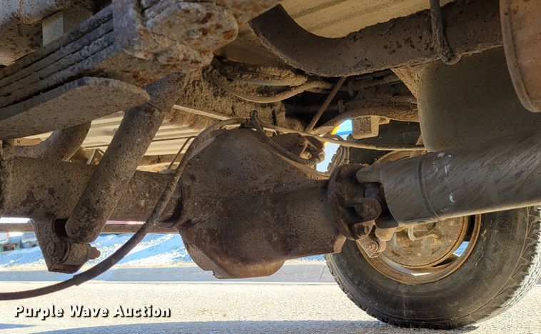 image for item MC9546 1995 Ford F150 XL  pickup truck