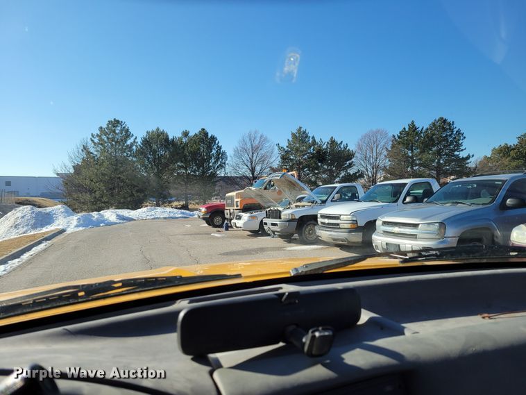 image for item MC9546 1995 Ford F150 XL  pickup truck