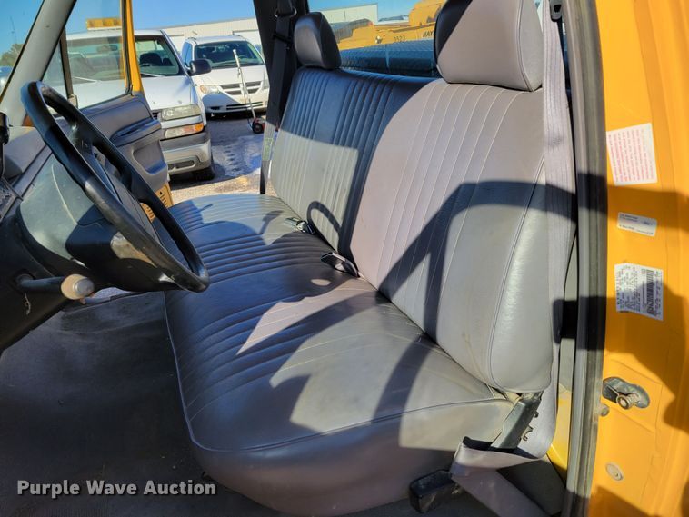 image for item MC9546 1995 Ford F150 XL  pickup truck