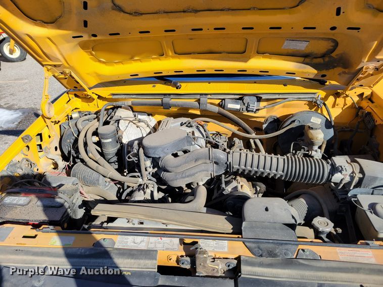 image for item MC9546 1995 Ford F150 XL  pickup truck