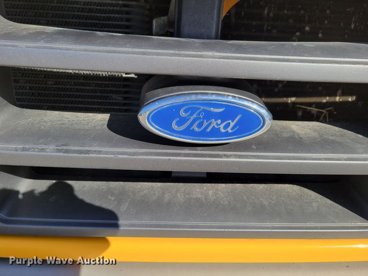 image for item MC9546 1995 Ford F150 XL  pickup truck