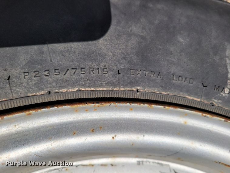 image for item MC9546 1995 Ford F150 XL  pickup truck