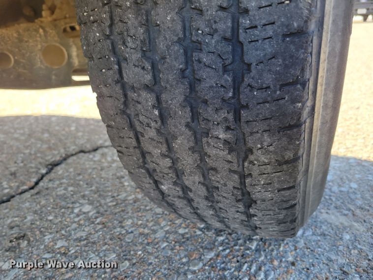 image for item MC9546 1995 Ford F150 XL  pickup truck