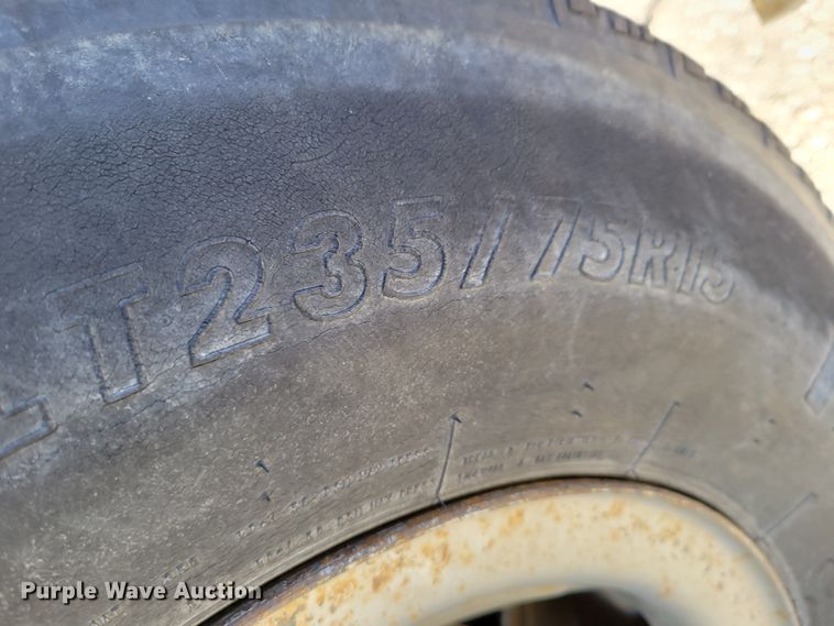 image for item MC9546 1995 Ford F150 XL  pickup truck