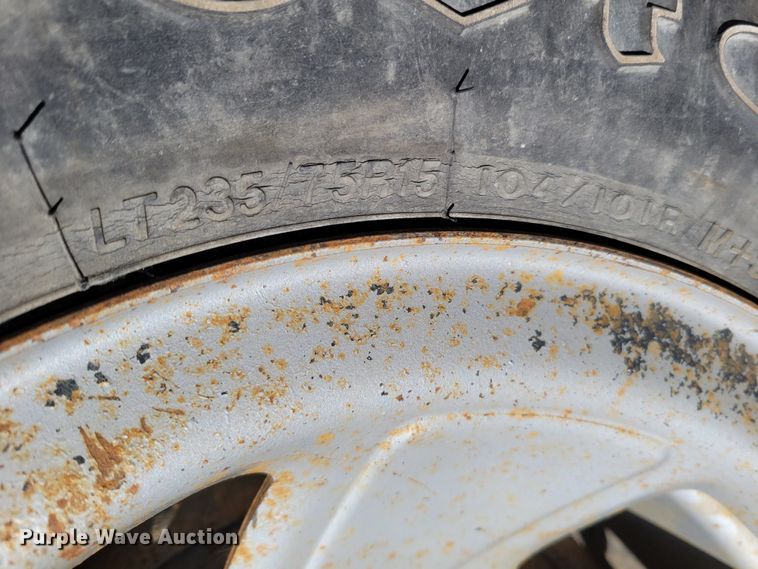 image for item MC9546 1995 Ford F150 XL  pickup truck