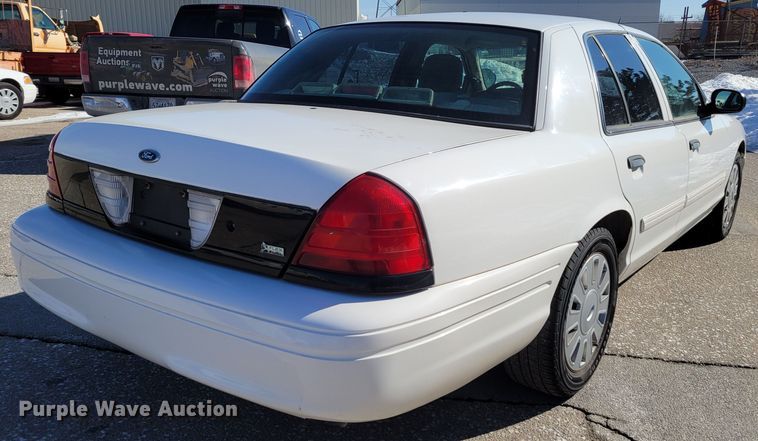 image for item MC9547 2010 Ford Crown Victoria Police Interceptor