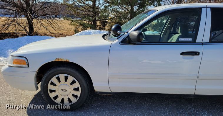 image for item MC9547 2010 Ford Crown Victoria Police Interceptor