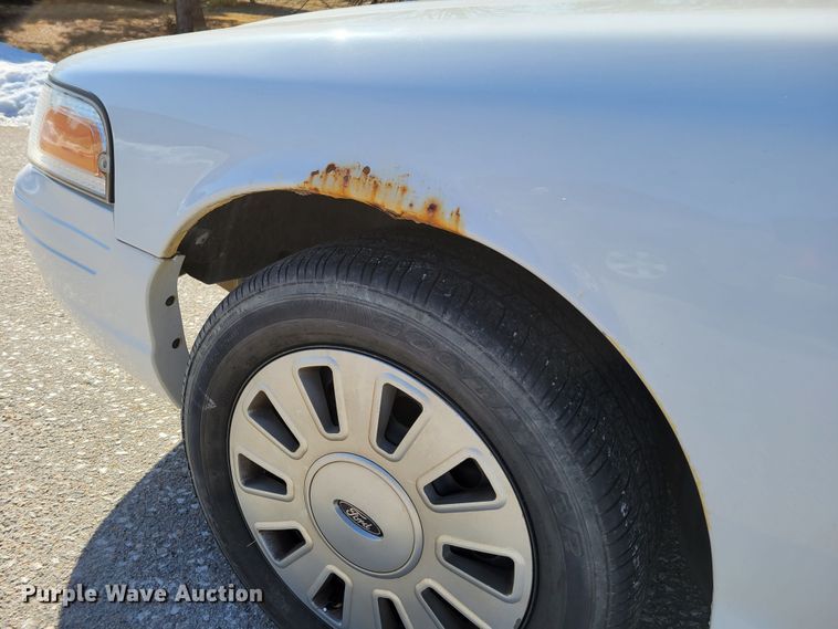 image for item MC9547 2010 Ford Crown Victoria Police Interceptor