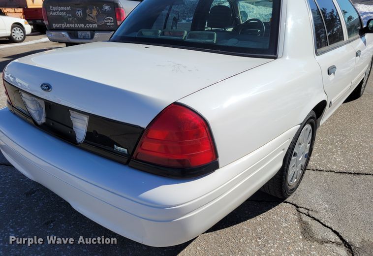 image for item MC9547 2010 Ford Crown Victoria Police Interceptor