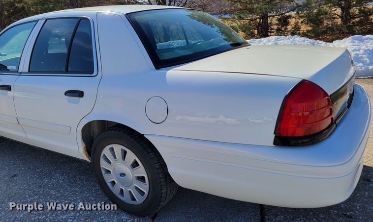 image for item MC9547 2010 Ford Crown Victoria Police Interceptor